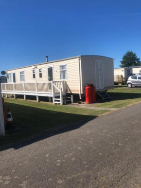 D8 Towervans 6 Berth Caravan With Decking